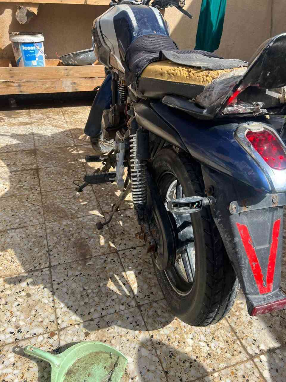 سلام عليكم دراجه هنديه في ١٥ أوراق استنساخ مكفولة من كلشي محرك ٢٠٠ سيسي مكاني بصره السعر خاص ***********
