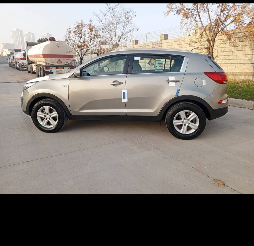 كيا سبورتج موديل ٢٠١٦ خليجي رقم سليمانيه بأسمي سكني بغداد الرصافه تحويل أو وكاله بليعجبك سنويه وهزه جديده لل٢٠٢٨ محرك ٢٠٠٠ دوش  محرك وگير شرط كفاله  صبغ قطه ونص جاملغ امامي ايسر ونصف الباب السعر ١٣٨   هاتف ***********
