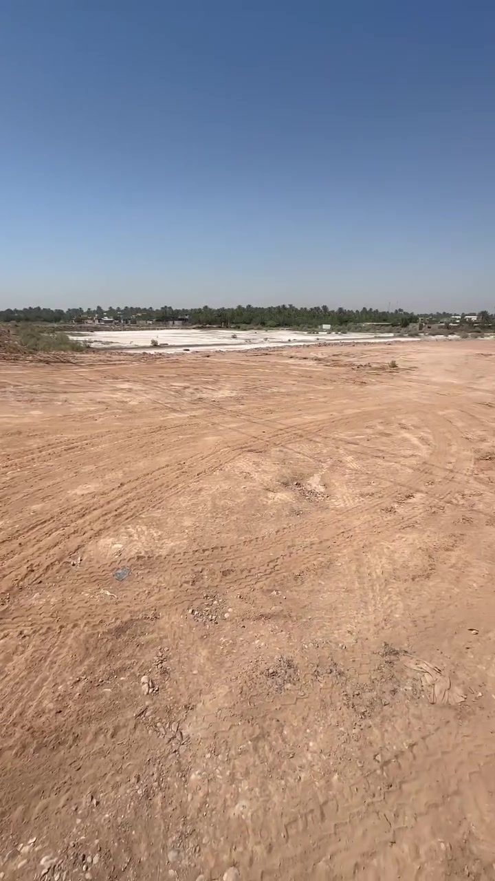 دونمين للبيع واجهة 38 متر طابو زراعي سند 25 تحويل مباشر قرب سيطره 60 مجاور البانزين خانه موقع جيد ان شاء الله سعر الدونم الواحد 150 مليون وقابل للتفاوض 
استفسار 
***********
