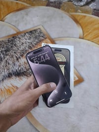 ايفون ١٥ برو فقط لون تيتانيوم ذاكره ١٢٨ بطاريه ٩١ موضح بلصور جهاز وتر ...
