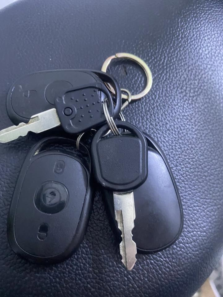 مرحبا دراجه نوع ريان
1بطاريات جديده 
2تايرات جديده 
3اشاير الايت عالي ناصب 
4هورن عالي
5شاشه 
6دراجه 3سرع 
7بصمه وسويج 
8شاحنه وياها الاصليه 
9بريك حساس 
10خاليه من الكسور او فطور جاملغات كامله 
سعر 250الف 
مكاني بغداد الحسينيه الراشديه مراسله والاستفسار واتساب ***********
