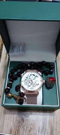 ساعة يد • للبيع