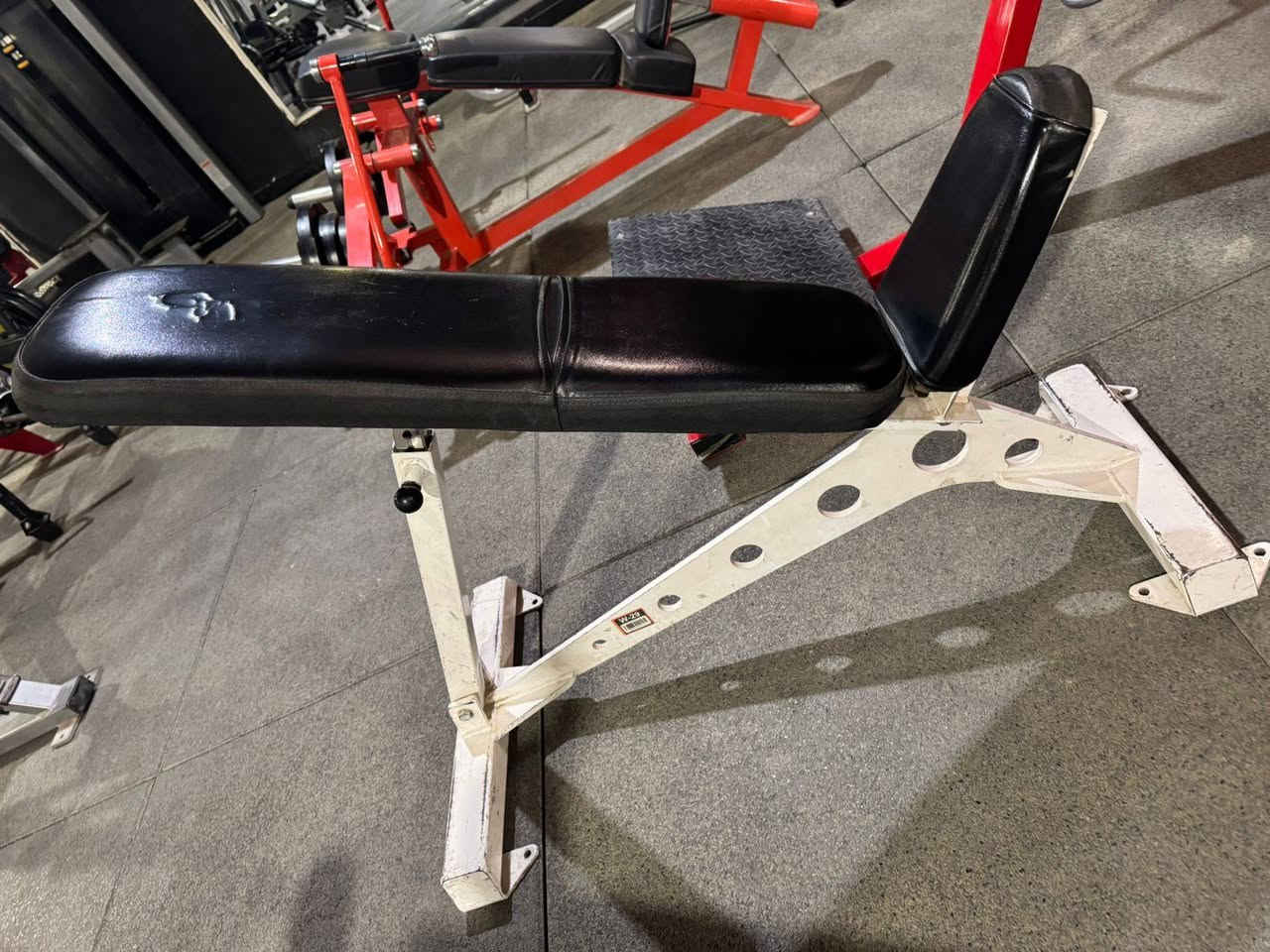 بغداد ***********
اجهزه الصدر
١ بنج جهاز اعلى
٢ بنج همر اعلى
٣ بنج جهاز مستوي جالس
٤بنج همر اسفل
٥ جمع فراشه
٦ جمع جهاز اعلى

اجهزه الضهر

٧ سحب همر من الأعلى
٨ سحب همر متكأ الصدر
٩ سحب همر من الأسفل
١٠ عقله وبرليل
١١ سحب تي متكأ
١٢ سحب تي حر منحني
١٣ باك ارج

بكرات 

١٤ بكره متقابل
١٥ بكره ارضي 
١٦ بكره جالس خلفي امامي 

الاكتاف
١٧ ضغط أكتاف 
١٨ شراكس هز 
١٩ نشر جهاز للجانب 

اجهزه الكيل 
٢٠ كيل لاري
٢١كيل همر مائل 

اجهزه الرجل 
٢٢ هاك باك 
٢٣ دفع ماكنه 
٢٤كيل سيقان خلفي جالس
٢٥ كيل سيقان أمامي 
٢٦ كيل سيقان خلفي نائم 
٢٧ كولف جالس
٢٨ كولف مائل 
٢٩ حماله دبني 
٣٠ سمث 
شفتات دمبلصات 
٣١ سيت دمبلص 
٣٢ شفتات سيت عدل وz
٣٣ شفتات مصاطب أولمبي عدد ٤
٣٤ شفتات حر عدد ٣ عدل وz وشباَك 
٣٥قبضات بكره

مصاطب
٣٦ مصاطب بنج عدد ٣
٣٧ مصاطب دمبلص متحركات عدد ٧
٣٨ ساعد 
٣٩ لف جذع 
٤٠ معده 
٤١ جري عدد ٣
٤٢ أقراص طن ونص
