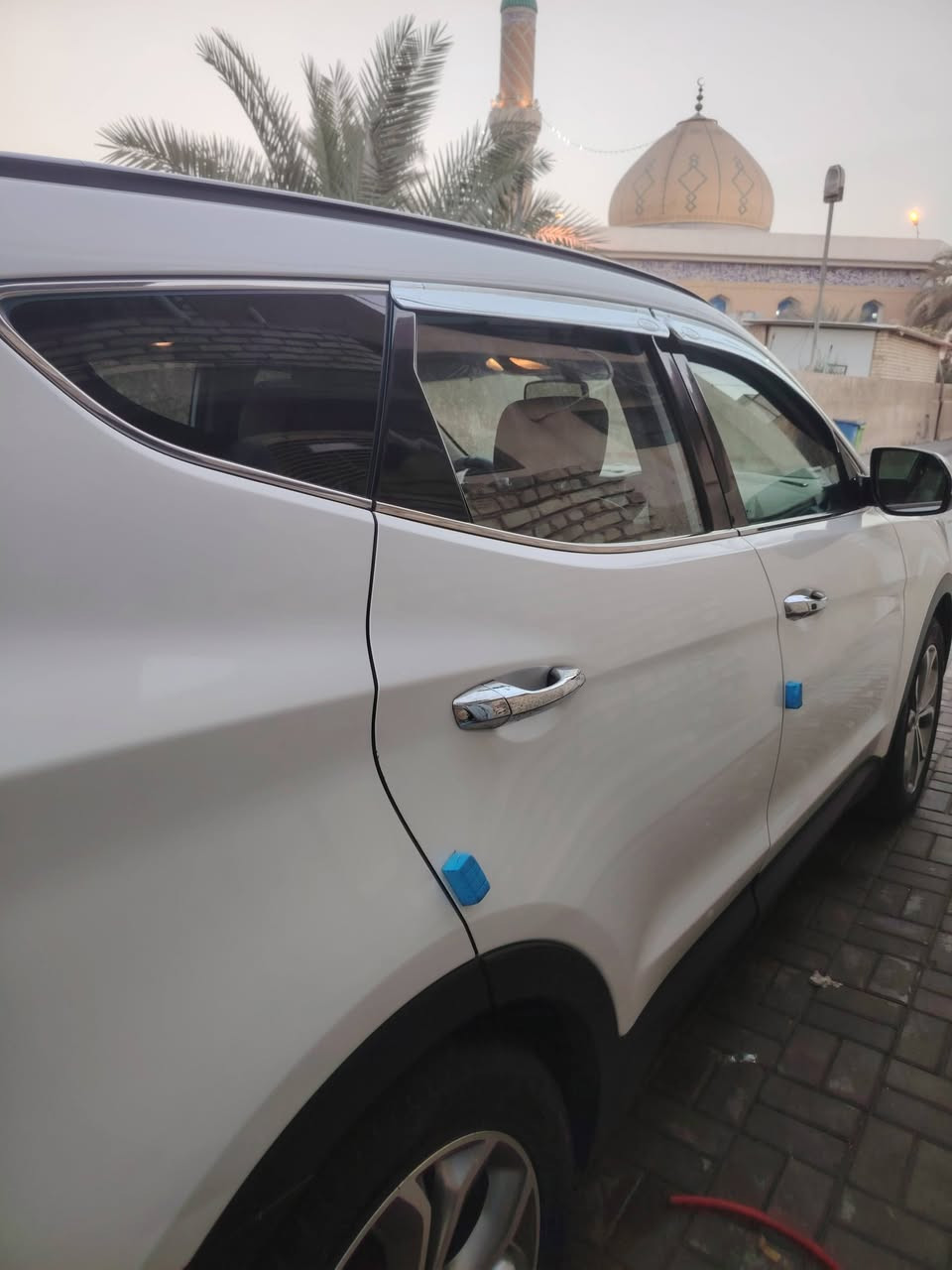 السلام عليكم
سنتافي موديل 2014  خليجي بدون حادث …  7 راكب… بانورما ....محرك دوش  4  سلندر مفتوح الكيس ....  ماشيه 103 ... نظام ايكو...  تحديد سرعه... مري شفط… كشنات جلد … تبريد 3 قطع… وشرط الفحص والسونار…  رقم بغداد مشروع وطني باسمي بشرط تحويل ثاني يوم … وجاهزه مبيها اي نقص ع البلاد
السعر 170 ورقة وبيها مجال 
مكاني بغداد حي الجهاد 
*********** 
متواجد واتساب وخاص
