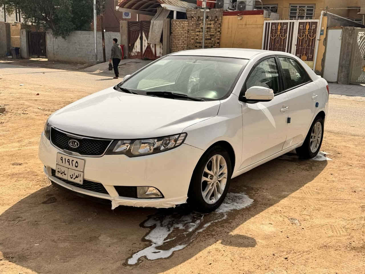 السلام عليكم
سيراتو خليجي مكينه 1600.جديده السياره بيها قطعتين. شي بسيط  حافت البنيد  وشوه بجامغ الخلفي بدون حار.  مكينه وكير وتبريد وغرفه وداخل كله مضبوط    ملاحظه السياره رقم سليمانيه سنويه جديده الزغير ماساقطه راعيها ميت اكرر راعيها. ميت.   مكفوله من غرامات  صافيه بس راعيها متوفي 
مراوس حسب القناعه. السعر 79
مكاني بابل 
***********
