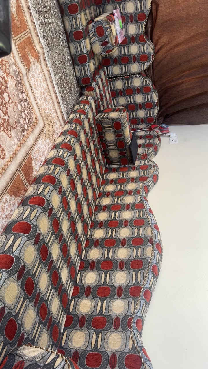 السلام عليكم ديوان شغل ونظافه فول مثل ماموضح بالصور تقريباً ١٣متر ٤٠٠الف قابل للتفاوض 
البلديات UN ***********
