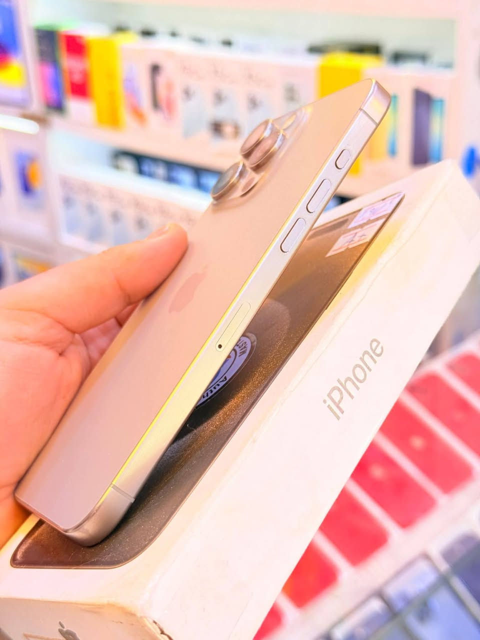 ايفون 15برو ماكس🩶🤍256GB 
البطارية ٨٦
كامل ملحقات
***********
