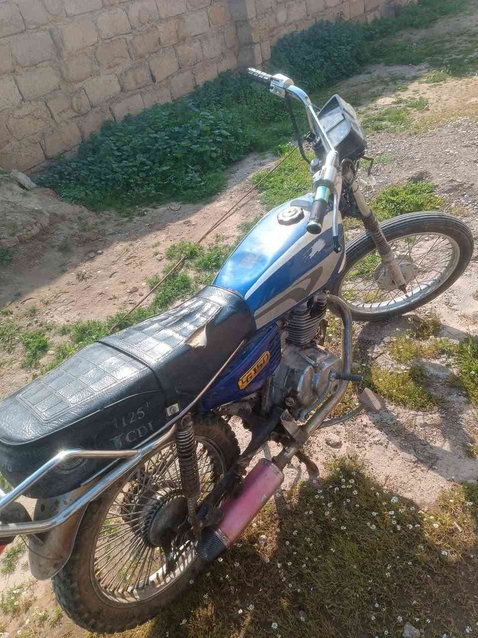 السلام عليكم موطور للبيع فقط يعوزو بستم وولفات ادفع سعر


**إذا كنت صاحب هذا الإعلان وتريد حذفه لأي سبب، رجاءا أرسل رسالة إلى الدعم الفني**