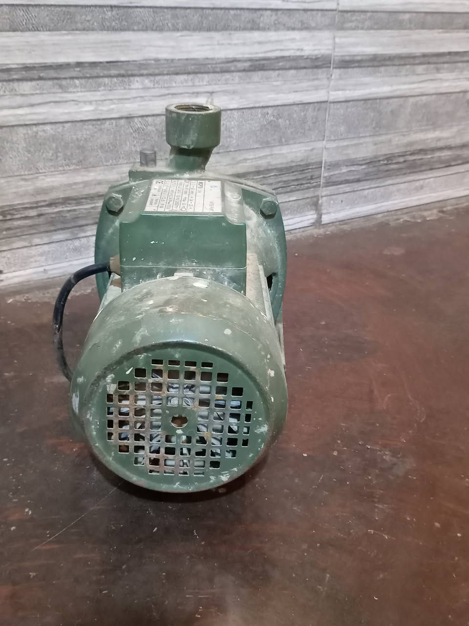 موطور ابوالانج للبيع حجم كبير ملف نحاس للبيع سعر ١٠٠ مكان تاجي قرب مطعم خيرات الرحمن هاتف ***********
