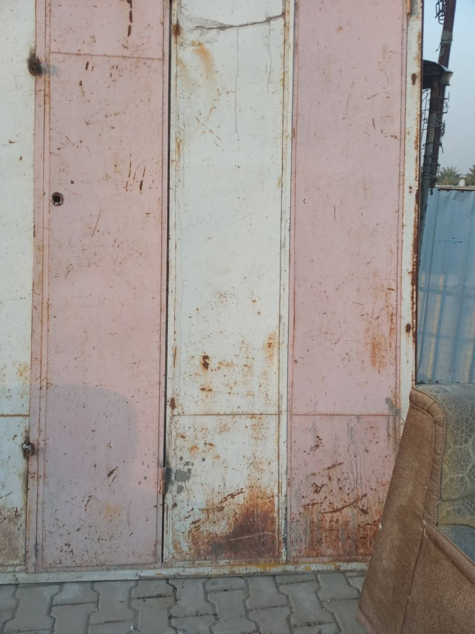 سلام عليكم باب دفتري وجيمخانه واجهية مال محل للبيع سعر 250وبيهن مجال ليريدهن هاذ رقم بي وتساب ***********
