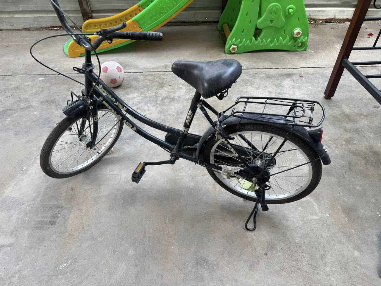 بايسكل مستخدم قليل حجم ٢٠ سعر ٥٠ الف 
اتصال عل رقم ***********
