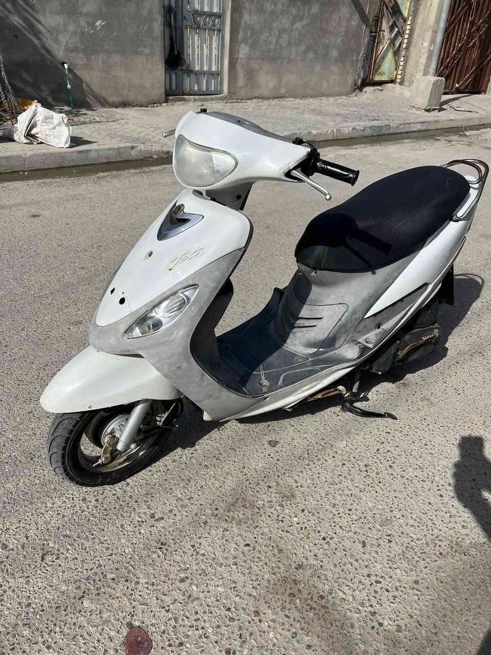 ماكس قجمه ما مفتوحة بلاديه ٤٩ 
ختم واحد وي المكينه
كلشي شغال سلف هندر هورن لايت عداد السرعة شغال حساسات شغالات
جيب فيتر وتعال افحص
مكان بصره الحيانيه السعر 750 وبيه مجال
رقم *********** وتساب
