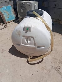 عندي تانكي مال ماي للبيع المكان الفضليه سعر التانكي 65 وبيه مجال 07824...