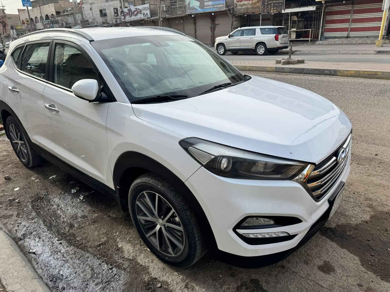 السلام وعليكم  توسان 2017 سيارة جديدة  مكفوله بيها بس البنيد مبدل بدون ضربه سبب التبديل جارد 
175
***********
