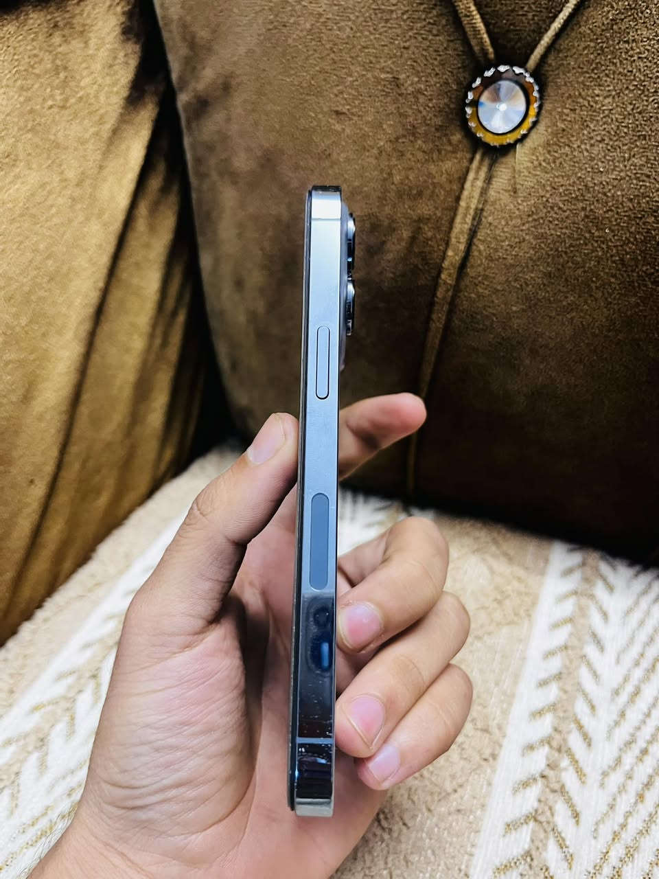 السلام عليكم  13Pro  ذاكره 256 للبيع برو فقط  الجهاز نضيف مبدل شاشه اصليه تفصيخ فقط والكامره الاماميه تشكل وغيره كله مكفول بطاريه86بلاديه مكانه بغداد شارع فلسطين *********** السعر300
