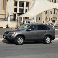 سورنتو 4سلندر وارد أمريكي مديل 11 بيها أربع قطع بدون دواخل سعرها 120 ب...