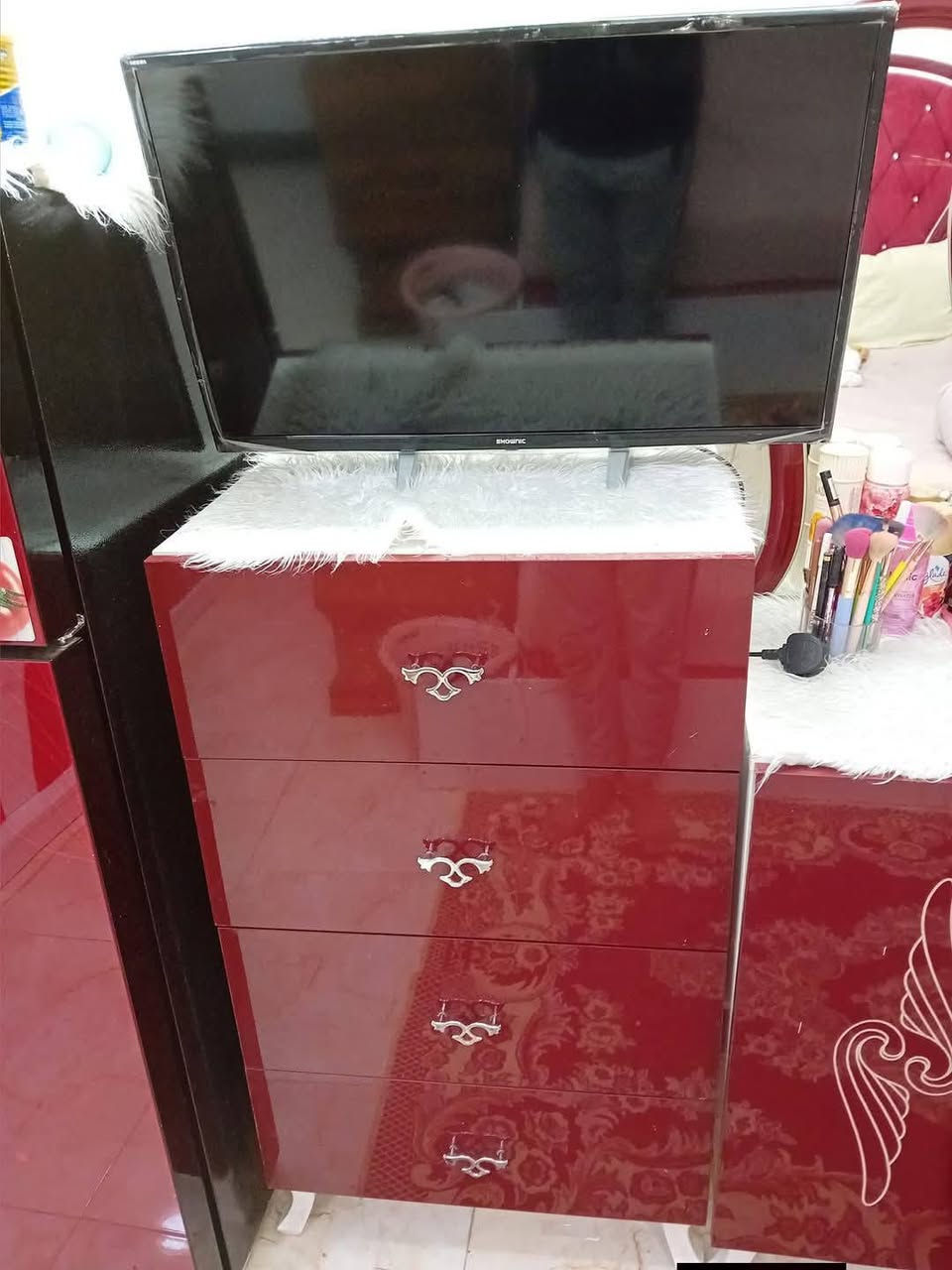 غرفه تركيه نضيفه تسع قطع بسعر مناسب مستعجل علبيعتها راسلني خاص الرقم الهاتف *********** متوفر وتساب
