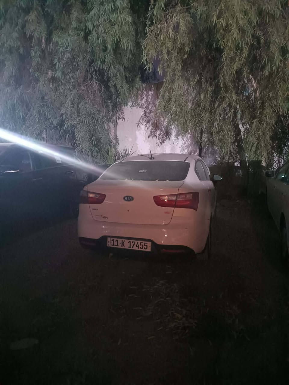 السلام عليكم كيه ريو  2012 سيارة نضيفه وجاهزه بيها ظخات بل باب وجاملغ شي بسيط اترايك وين معيجبك سعرها 77وبيها مجال شي قليل حك الجيه العنوان بابل الحله ***********
***********
