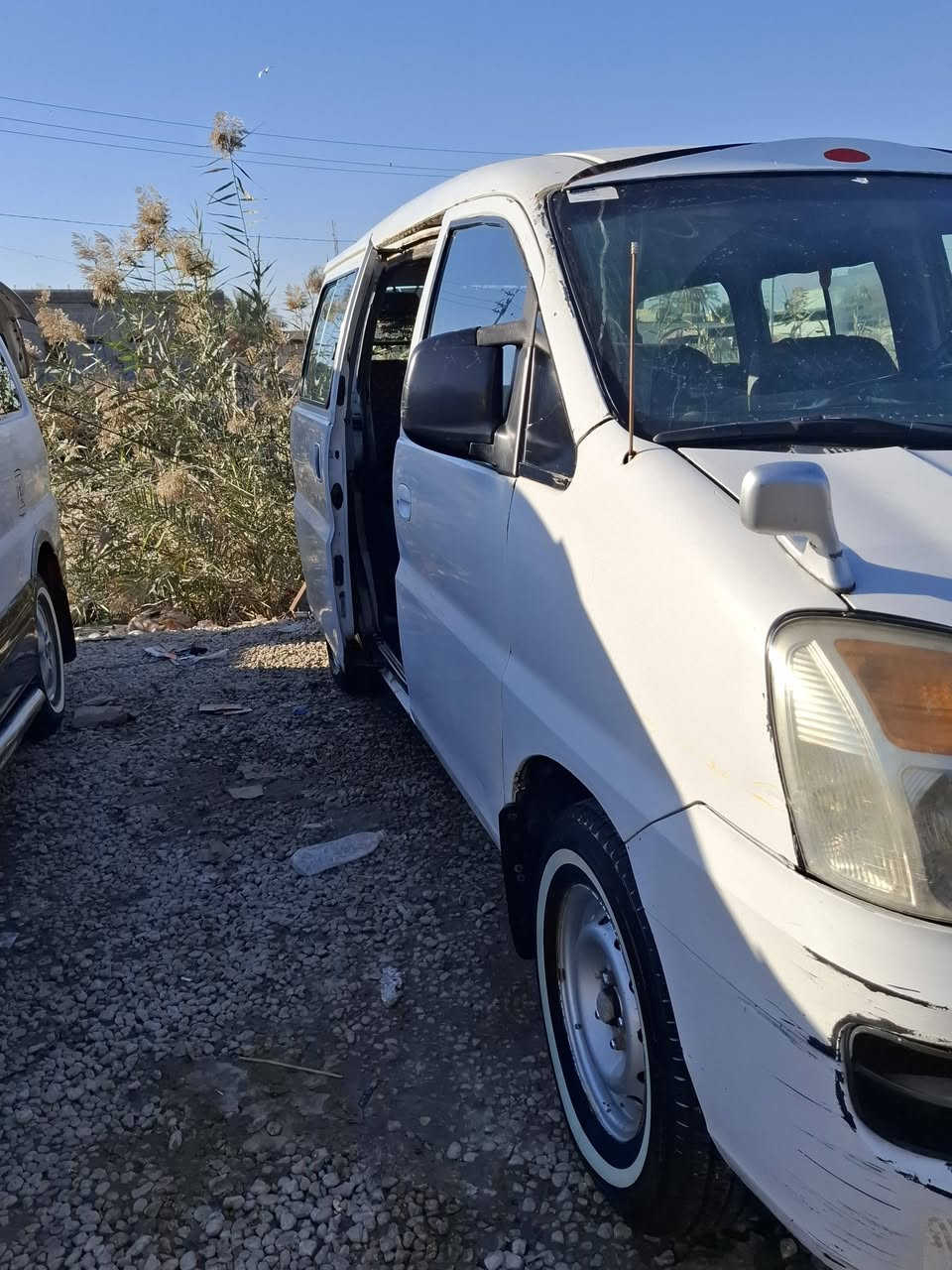 السلام عليكم استاركس ٢٠٠٦ للبيع مكينه خيط بخار حداديه جديده تخم تاير سنويه بسمي تحويل جديد تاخذ رقم انكليزي قادسيه باتري جديد دوشمه كشنات وكاعيه جديد سياره جهازه الكشر بي معجون السعر ٥٠ وبيه مجال وهذا رقمي ***********
