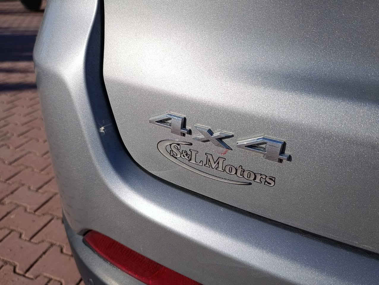 جيب كومباس limited 
موديل 2023
لون سلفر سقف اسود بلادي
ماشيه 60 الف ميل 
سعر 170 ورقه مرقم اربيل جاهز
حادث سيارة/ بدون صبغ مكفوله 👍
فقط شبرين دعاميه امامي صبغ/الباقي مكفول✋

صور حادث مرفق مع صور السيارة

بدون تعديل و شخوط و ملاحظات 🫰
حجم محرك 2.0 تيربو / 4 سلندر
كافه الايربكات سليمه 100 💯 بلادي ماطاك

مواصفات فول limited 1/1
بصمه+شغال عن بعد
فور ويل 4×4
كشن جلد +كهرب + هيتر
استيرن هيتر 
تبريد قطعتين
سقف اسود بلادي
تحكمات فول 
قيادة ذاتيه
تحديد مسار 
رادار امامي و خلفي و جانب 
شاشه ايباد كبير
بريك بصمه
كامره خلفيه
ويل كب كروم بلادي
بعد بيها اهواي مواصفات
سيارة على وضع الشركه كله بلادي حتى دعاميه 
راديترات و حجر بيئه  و رادار و لايتات كله بلادي شركه
سيارة باربيل /شركة نور البصرة موجودة 
شراي يتصل👇
*********** واتساب متوفر
*********** واتساب متوفر
