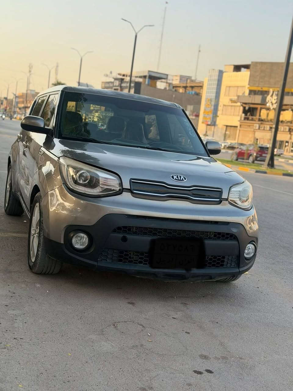 السلام عليكم صول موديل 2018 وارد أمريكي بيها قطعتين صبغ بدون  دواخل رقم أربيل محرك 2000 ماشيه 43 ميل سعرها 103 وبيها مجال 
***********
