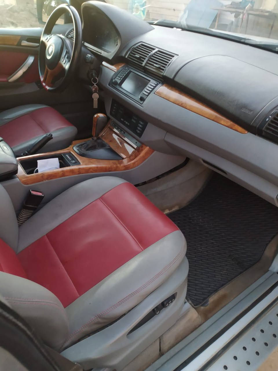 السلام عليكم xf للبيع 
2003 خليجيه السياره محرك 44 داينمو مي مكينه وكير توني شادهن وارد يابان ***********
