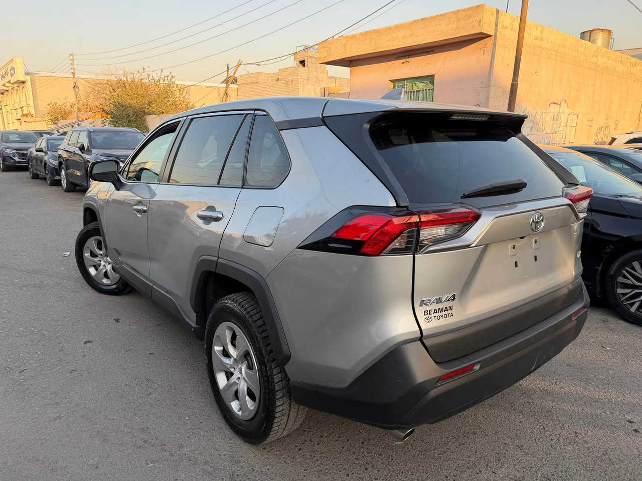 سعر بلاش جوە سوق 
تویوتا راف ٤ مودیل ٢٠٢٣ وارد امریکی
بچم کپس. حدثها بابین
ماشیە ٣٤ الف
موصفات le
سعر ١٩٥ ورقه
مكان اربيل
***********
