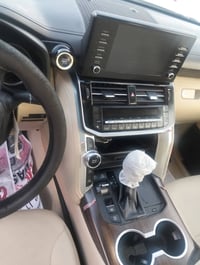 لاندكروز موديل 2024سازاصلي ماشيه 27مكفوله كفاله عامه سياره نظيفه جديده...