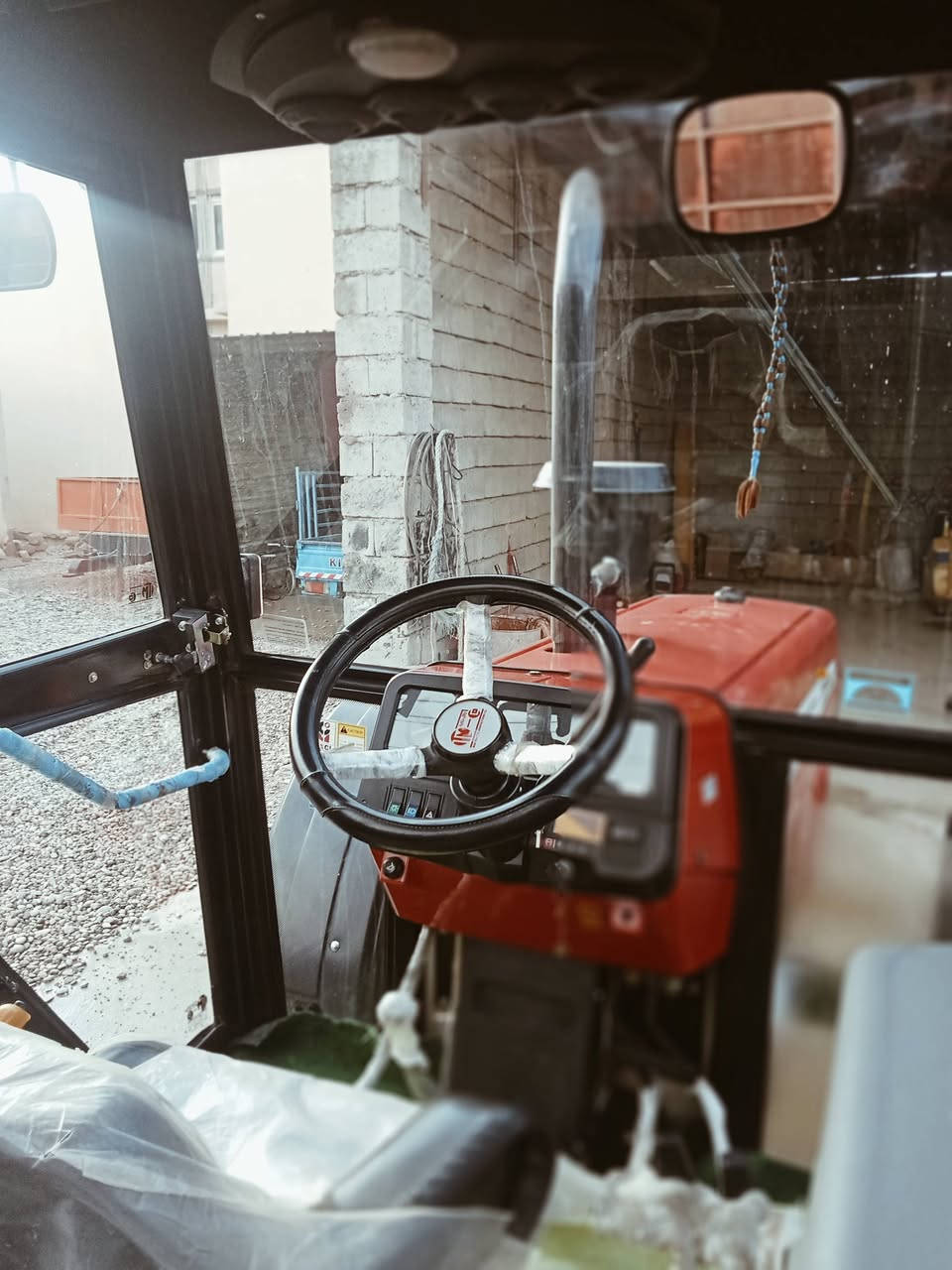 تركتر ایراني 6بستم 2024 جدید مشتغل 500ساعة رقم سنویة سلیمانیة كیر محرك جهاز كلة شرط سعر 230ورقة بیهة مجال ***********
