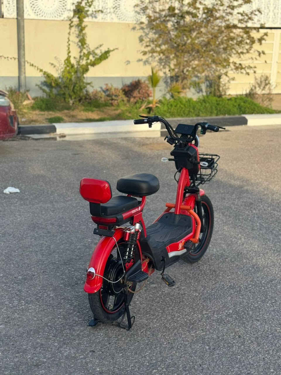 دراجه شحن للبيع موديل 2025 KORE MR دبل اشاره أو رباعي شغال بيها بلوتوث شاشه ديجيتال يحددلك العطل والسرعه والشحن دراجه 5 بطاريات صغار 60v ملف 1000 بيها مثبت سرعه من 4 نمر بك مابيها بيها نظام البارك بيها لد اناره وضوه عالي فقط 
اضرار الدراجه
ماشه معوجه 
ستاند موبايل مكسور 
بايدر معوج يتعدل 
السعر 475 وبيها مجال
للاستفسار ***********
