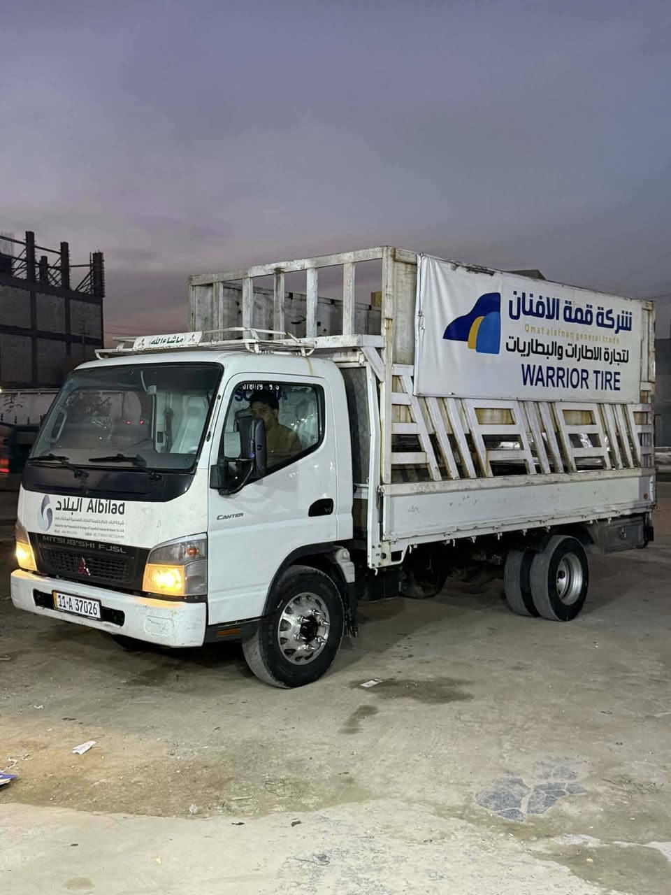 للبيع كنتر ٢٠١٤ مكفوله كفاله عامه 
تخم تاير جديد حداديه كامله 
سنويه ورقام جدد 
سياره رقم بغداد تحويل ثاني يوم 
السعر ١٧٥ وبيه مجال اتصل على صاحبه ***********
