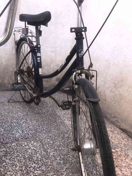 السلام عليكم بيسكلات للبيع اريدهن ب110 المكان البصرة كرمة علي الاتصال ***********
