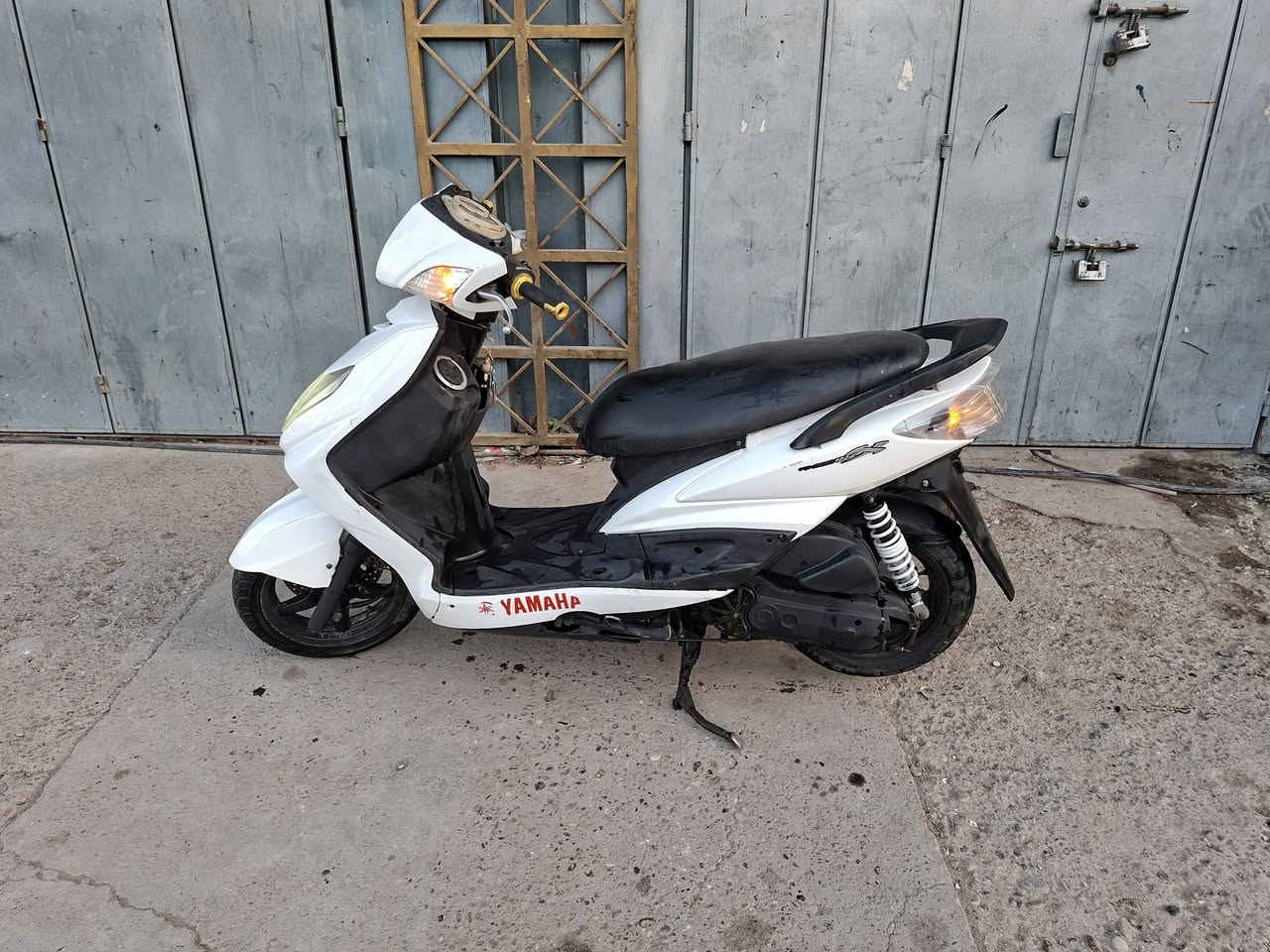 سلام عليكم دراجة سكنس حلوة ونضيفة للبيع مابية اي نقص رزنة السعر ٧٠٠ الف العنوان بغداد المدئن رقم الهاتف ***********
