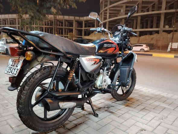 السلام عليكم بوكسر موديل 23 نزول 24 مرقم لوحات وسنويه انكليزي باسمي تحويل ثاني يوم دراجه كامله مكمله مناقصه ايشي تشغل وتطلع مكاني الحريه أو الكاضميه 
***********
