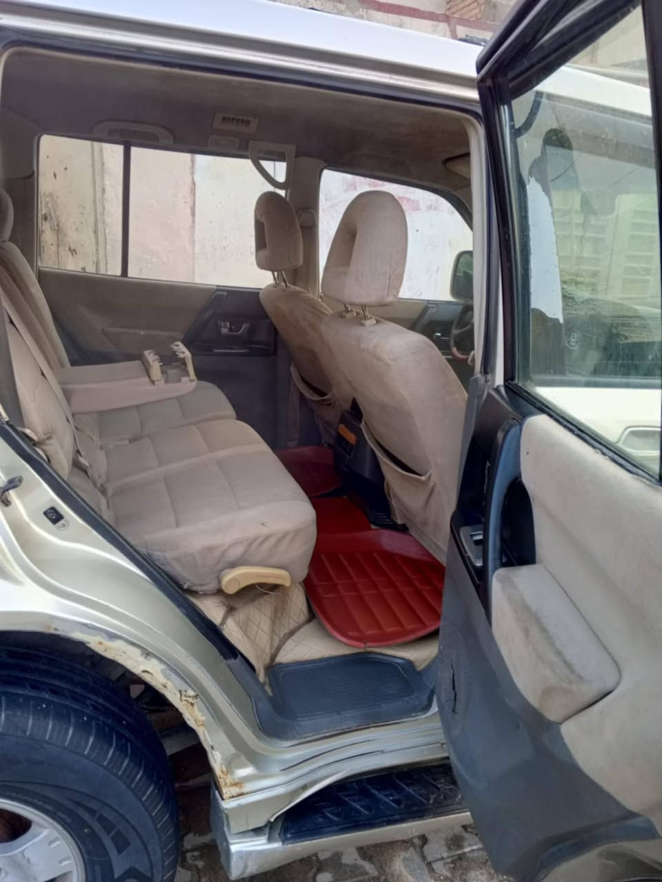 يالله السلام عليكم باجيرو ٢٠٠٥ مكينته ٣٠٠٠ رقم نجف سنويه ٢٠٢٨ بيها نوقص بصيطه سعرها ٧٥ وبيها مجال ***********
