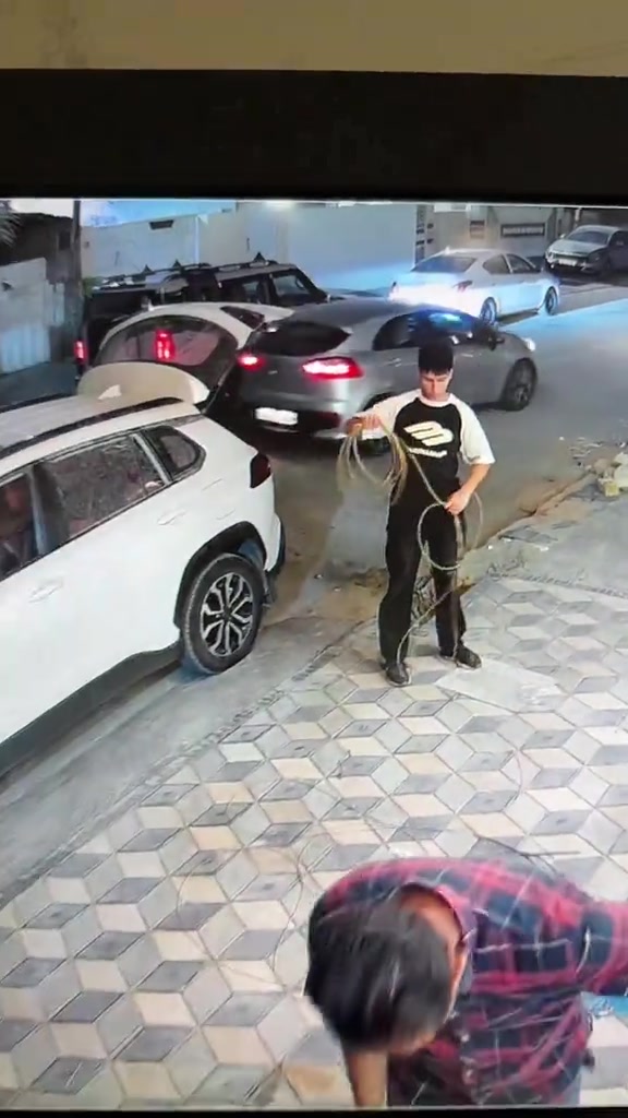تركيب منظومة بغداد / حي العدل  احم نفسك و احفظ حقك من خلال تركيب كاميرات المراقبة الذكية ! حافظ على منزلك, محلك, شركتك, عيادتك من خطر السرقة او المشاكل المفتعلة. ✅ نوفر كاميرات مراقبة من مختلف البراندات والنوعيات. ✅ خدمة صيانة و تنصيب الكاميرات. ✅ يوجد خدمة توصيل/ نقليات لجميع انحاء العراق. للتواصل: واتس اب: *********** واتس اب: *********** العنوان: بغداد/ الكرخ/ حي الجهاد #dahua #Aswar #Hikvision #cvv #security_camera 
