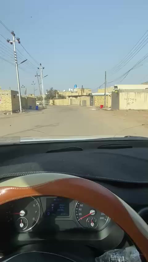 قطعة للبيع مجاور للركن 
منطقة القصور / نزلة الجملونات 
المساحة ٢٠٠ م سند زراعي ٢٥
الواجهة ١٠ x  النزال٢٠

للاستفسار والمعلومات اكثر مراسلتنا او الاتصال على الرقم ***********
