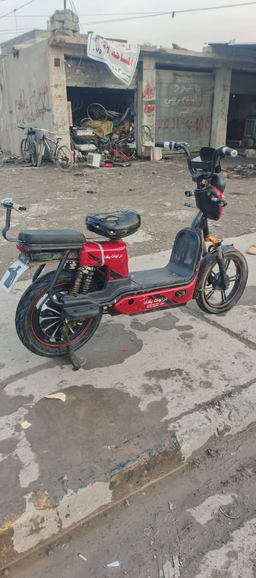 السلام عليكم موتور شحن نظيف حجم 18 خمس بطاريات دبل كهربائيات كلها شغاله موتور نظيف شاحنته موجوده تواير جدد التفاصيل على رقم الهاتف
***********
