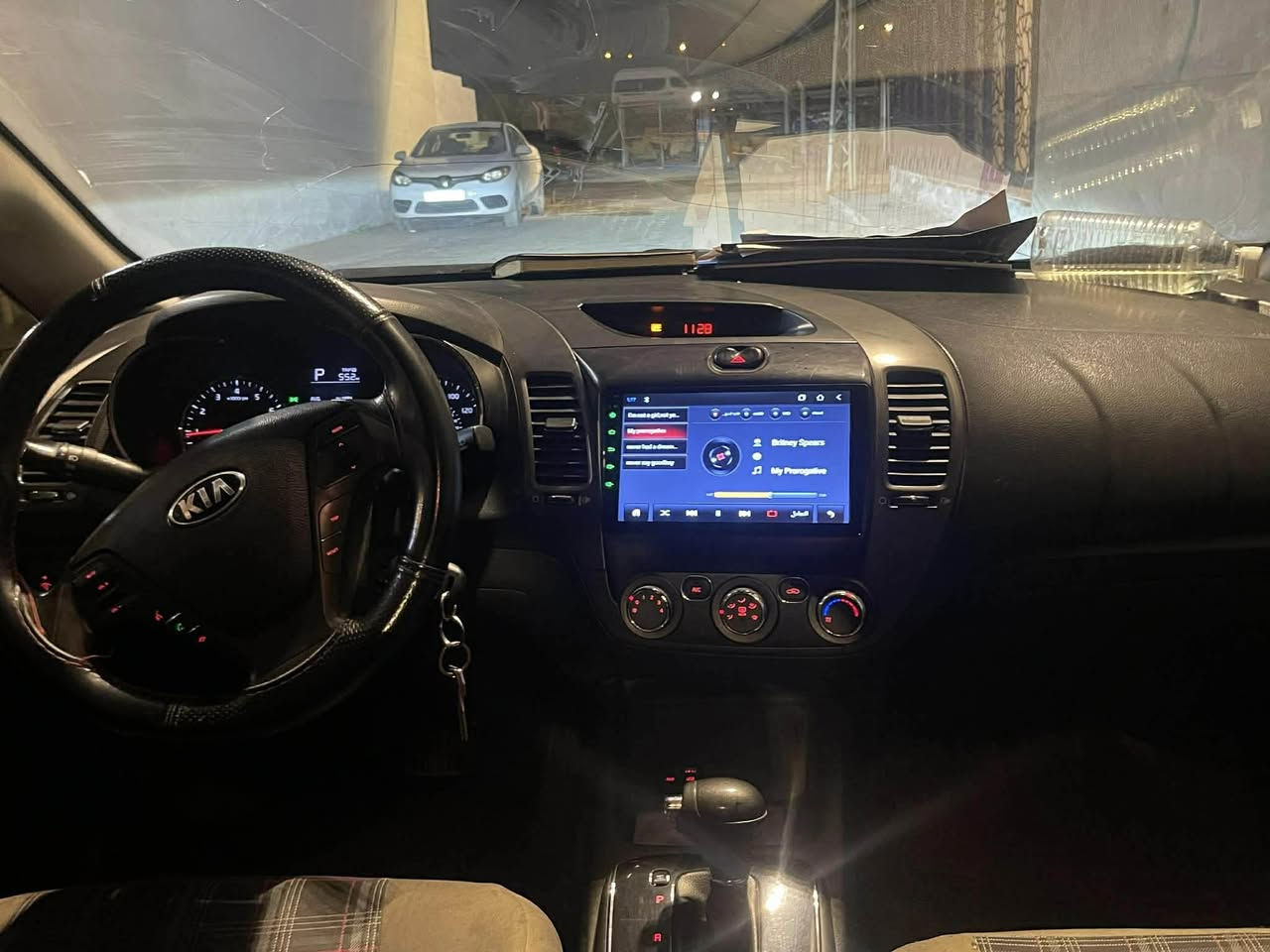 السلام عليكم
فورتي موديل2017 وراد أمريكي
حادث السيارة قطعة وحده بنيد فقط وهنا صار بيها جاملغ خلفي ممصلح موضح بالصورة
السيارة بيها لايت زينون
بدون ايرباك بدون شواصي بدون لغود
السيارة نظيفة مابيها جراد
فيت بم جديد باتري جديد 
محرك 2000 دوش 
رقم السيارة اربيل الجديد
السعر117 وبيها مجال
مكان السيارة الدورة
للتواصل

‏‭٠٧٧٠ ٧٨٠ ٨٤٠٩‬
