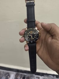 ساعات اصليه  السعر مناسب جدا  جديد غير مستعمل شرط الفحص 07702855972