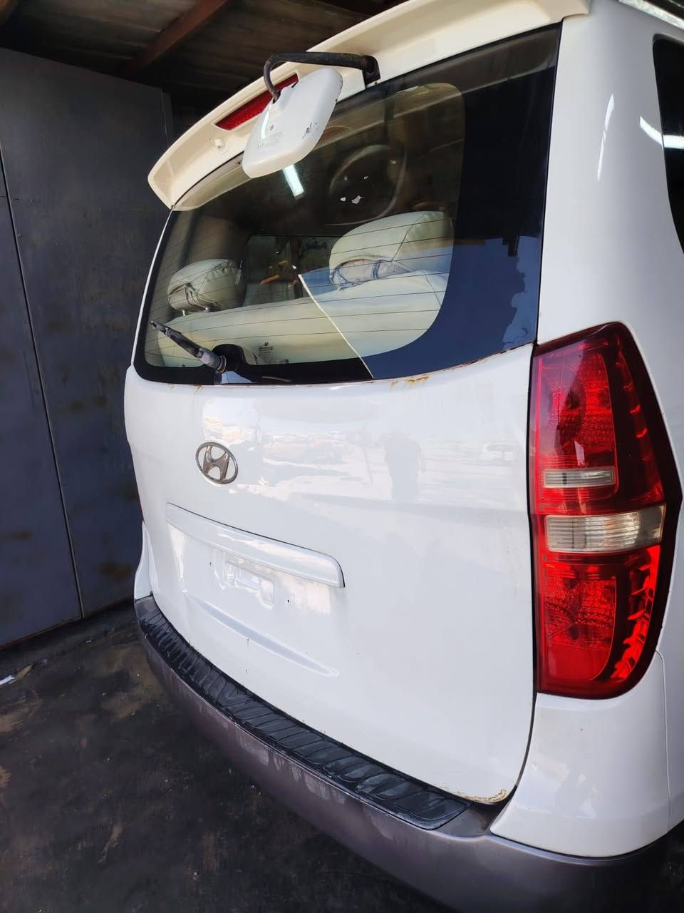 ستاركس 9 مفتوح رقم قادسيه بيها جاملغ كدام وشويه صبغ بالجنطه الباقي كفاله مكينه بها بخار  السعر 125 مجال قليل كلش
***********.    مكانها ميسان
