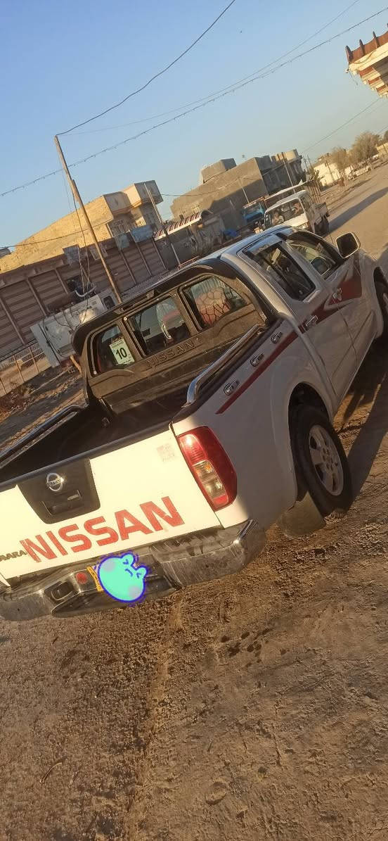 للبيع نيسان نيفاره بيه صبغ بدايه جاملغ الامامي جهت الصدر تبريد كله جديد سياره جهازه مابيه اي نقص موديل 2010سعرها 95وبيه مجال ***********
