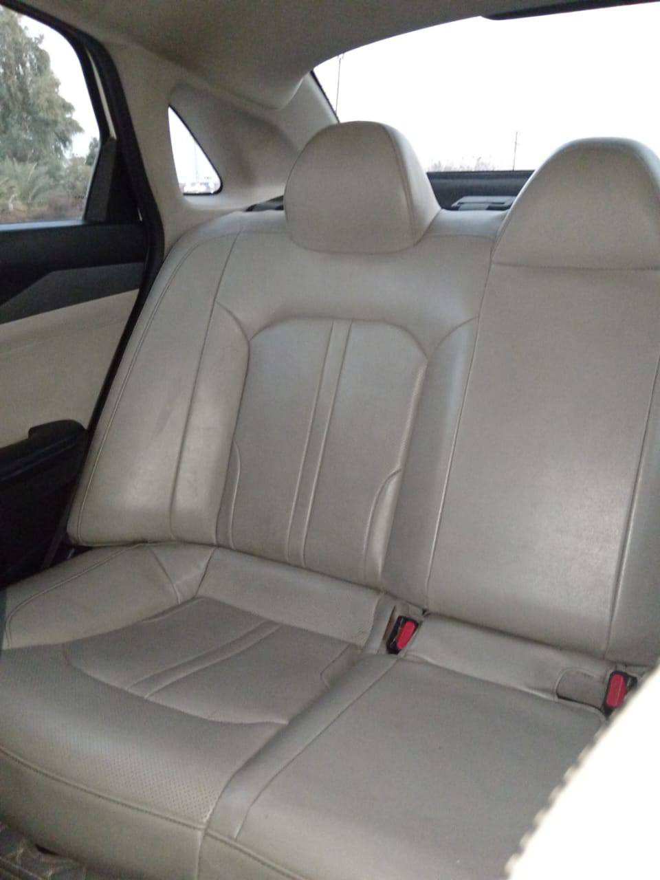 السلام عليكم اخوان عندي كي فايف خليجي فول مواصفات موديل ٢٠٢٢ مكينه مامفتوحه ٢٠٠٠ بلادية السياره مكفوله من الصبغ والتبديل مكان السياره بابل قرب سيطرة الاثار  رقم اربيل دولي السعر ١٩٥ وبيه مجال قليل ترهم مراوس عادي ***********
