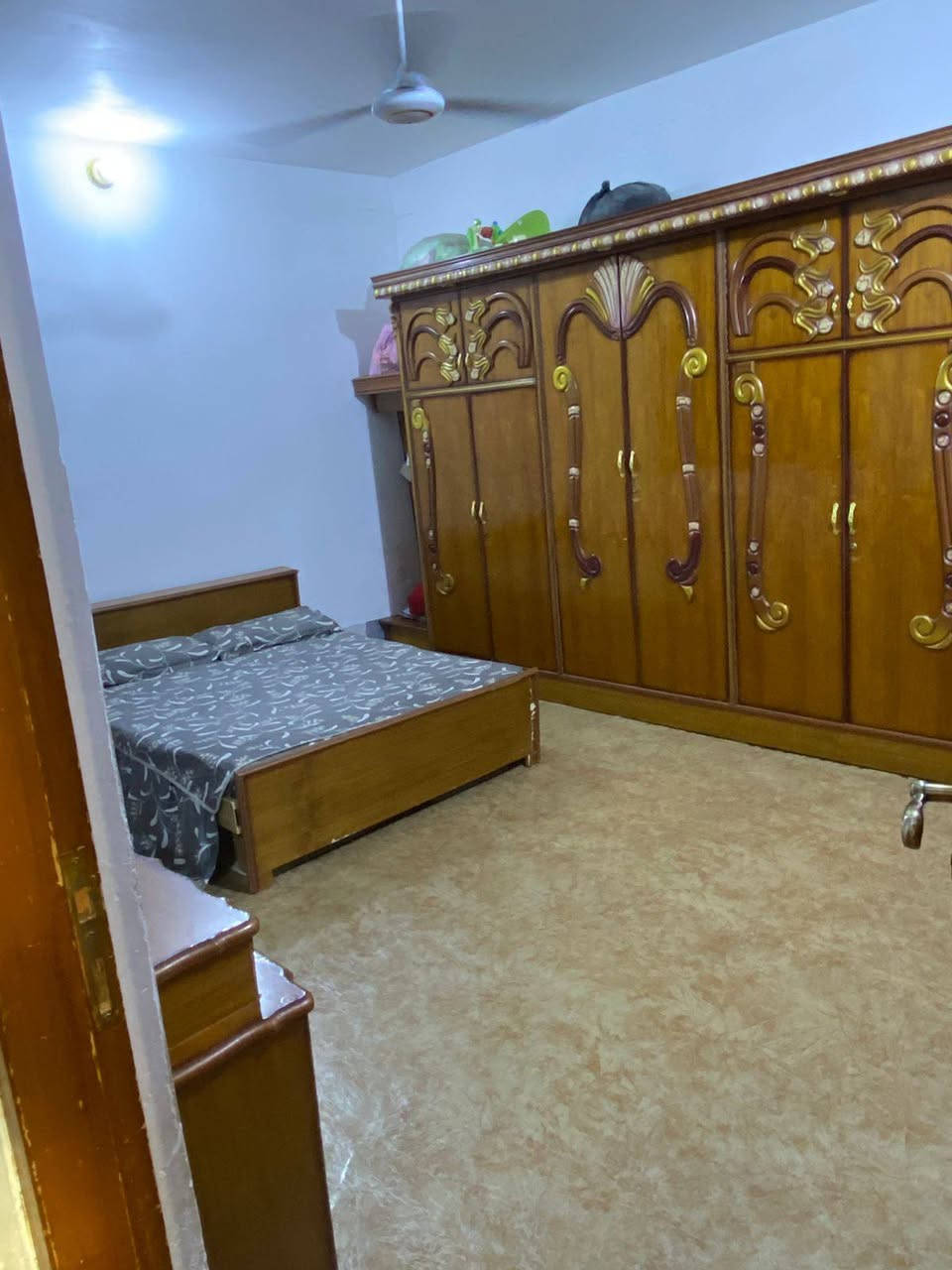 مشتمل للبيع المساحه 120 متر زراعي الجمعيه الثالثه الاتصال على ***********
