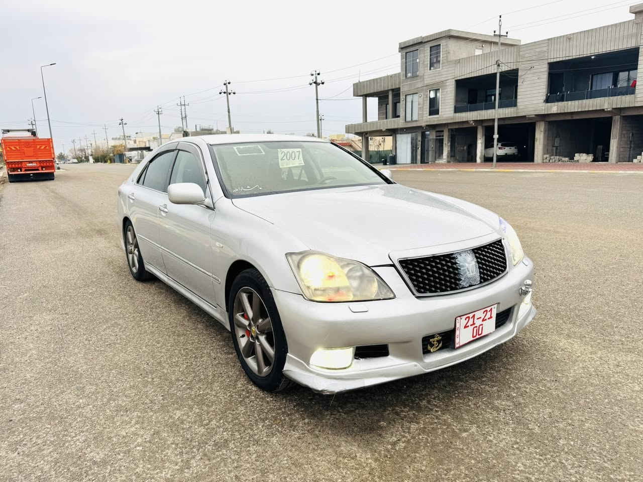 سلاوخوالەهەموولایەک
شاینە بڕاوە  184  مۆدیل 2007 بەسمە ڕەساسی 
هەمووگیانی بەستراوە  بێ تەقەو بێ ڕەقە ڕۆنی گیرو مەکینە گۆڕاە 
چاور تایەو ویلێ لۆک لۆکێ لەسەرە 
جامی دووا پیش هەڵگیراو هەمووگیانی بەشەرت 
شوین ./چەمچەماڵ 
ژ.م "../***********
