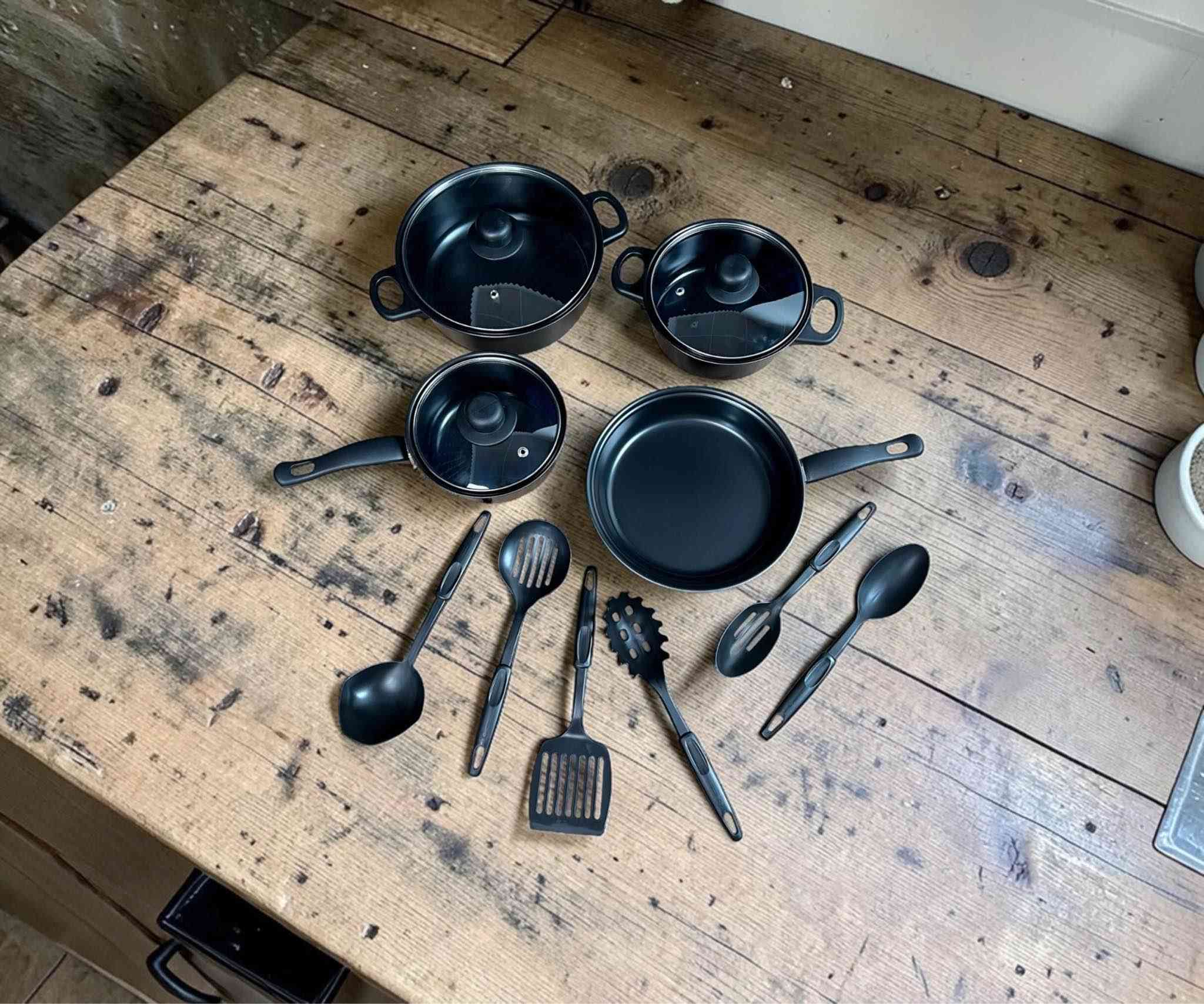 جددي مطبخج بأرخص سعر بالعراق! 😍
وصل سيت المطبخ الكامل المتكون من 13 قطعة، يغطي كل احتياجاتج من الطبخ للقلي للتحضير، وبسعر خيالي ما تلكيه بأي مكان.
✅ مكونات السيت (13 قطعة):
• جدر قياسات متنوعة مع أغطية.
• مقلاة (طاوة) عملية جداً.
• مجموعة كاملة من ملاعق الطبخ (كفكير، ملعقة، وغيرها).
✅ المميزات:
• تصميم عصري: لون أسود فخم يناسب كل مطبخ.
• توزيع حراري ممتاز: لضمان طبخ الأكل بشكل متساوي.
• سهولة التنظيف: الطبقة الداخلية تمنع التصاق الطعام.
🔥 السعر الصدمة:
فقط 27,000 دينار للسيت الكامل!
🎁 توصيل مجاني (لأول 3 طلبيات اليوم فقط).
📌 للحجز والاستفسار: أرسلي (الاسم، العنوان، رقم الهاتف) برسالة خاصة. بغداد, العراق


**إذا كنت صاحب هذا الإعلان وتريد حذفه لأي سبب، رجاءا أرسل رسالة إلى الدعم الفني**