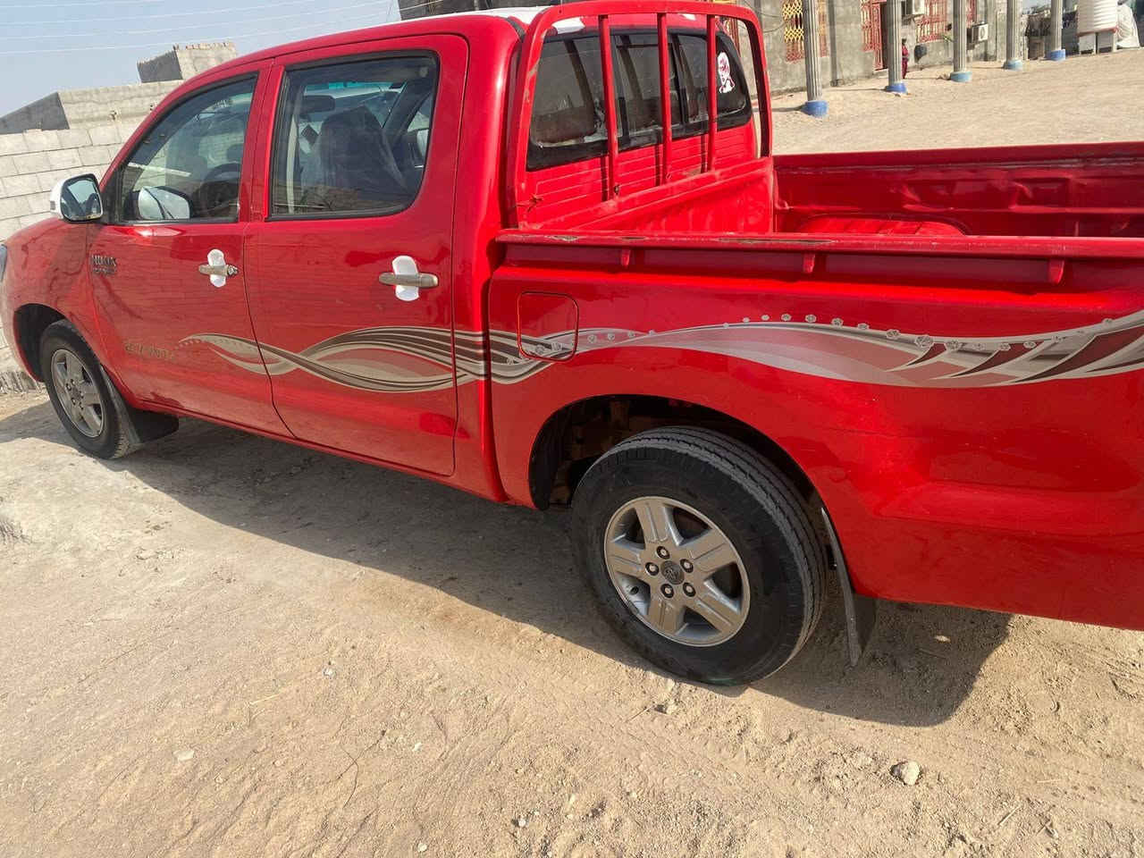 السلام عليكم للبيع هايلوكس موديل 2012 كير عادي حداده تخم تاير تبريد كل شيء جاهز سياره رقم واسط سنويه لل 28 تحويل ثاني يوم شرط بالمكاتبه سياره بيها صبغات بالقماره المكان البصره الدير الهاتف *********** السعر 145 وبيها مجال للطيبين بيع مستعجل
