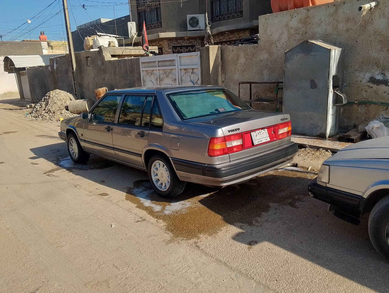 سلام عليكم فالفو موديل 92 رقم بغداد سنويه لا 2028 سيارة مكفوله من الضربه ومكفوله من الخياس ومكفوله من التبديل مكينه جديده وكير جديد حداديه جديده تخم تاير ويلكب جدد باتري جديد كهربائيات كله شغاله غرفه جديده تبريده ويه السويج برده خلفيه مري كهربائي جام اوتوماتيك سياره ماعايزه برغي عنوان بابل الكفل ***********
