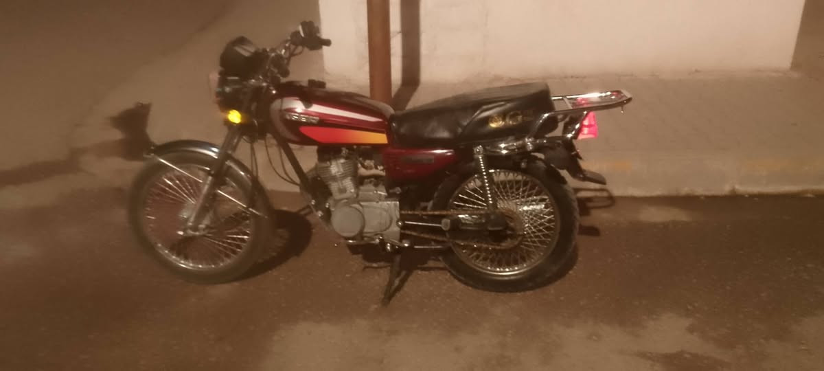 سلام عليكم عندي دراجه للبيع موديل 22شرط لاصرف ولا بخار كهربائيات كلها شغال مستعجل للبيع سعر 240بي مجال للطيبين رقم ***********
