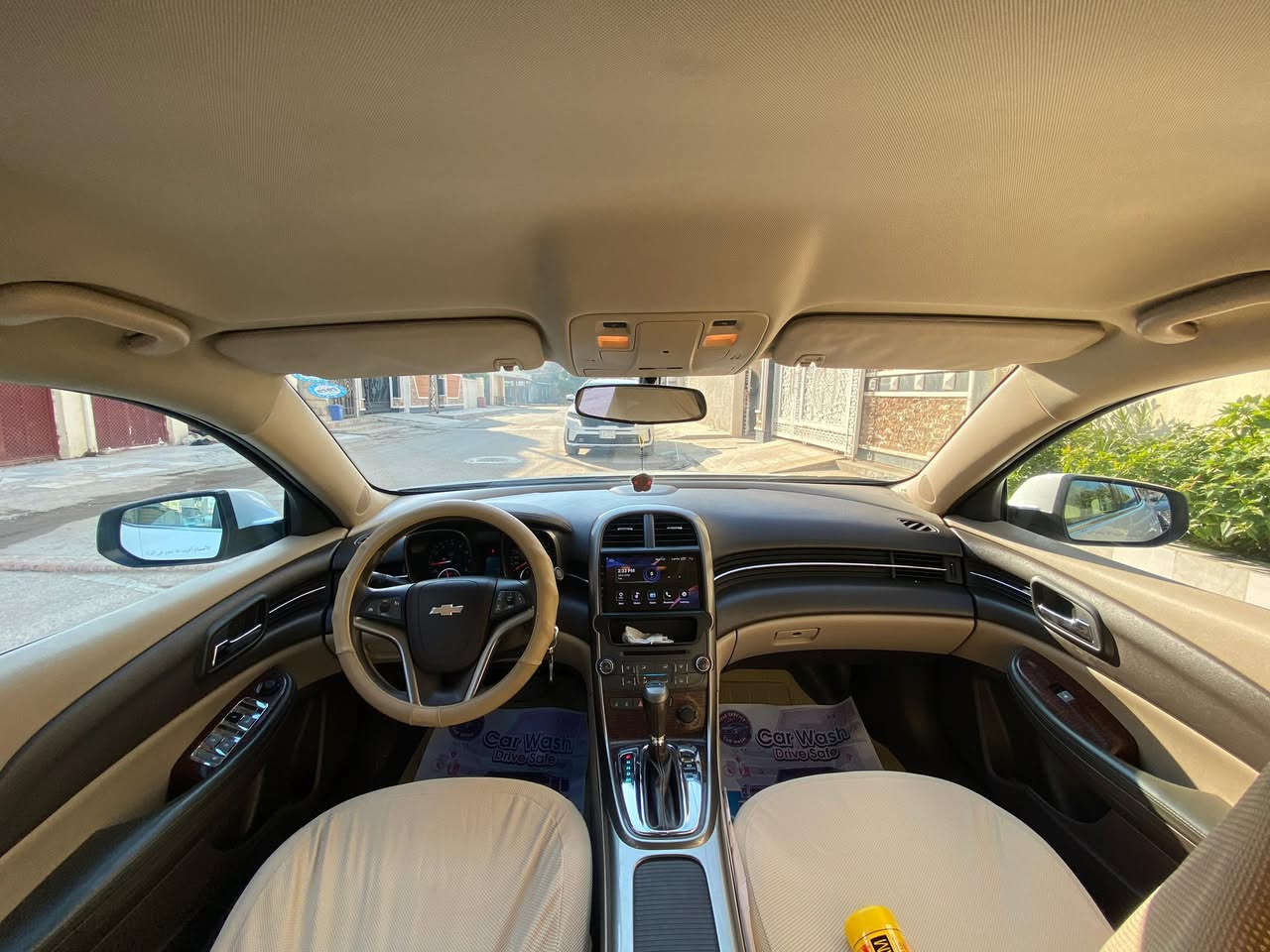 سلام عليكم 
ماليبو 2013 خليجي 
رقم سليمانية الجديد
مواصفات Lt 
جاهزه السيارة ادامه كاملة 
ماشية 205 كم
بيها فقط بارد باب خلف السكن وطخة بالدوسة جوه باب السكن وثنينهن مصورهن وناشرهن 
مكانها ديالى بعقوبة 
سعر 105$ وبيها مجال 
بأسمي السيارة 
***********
